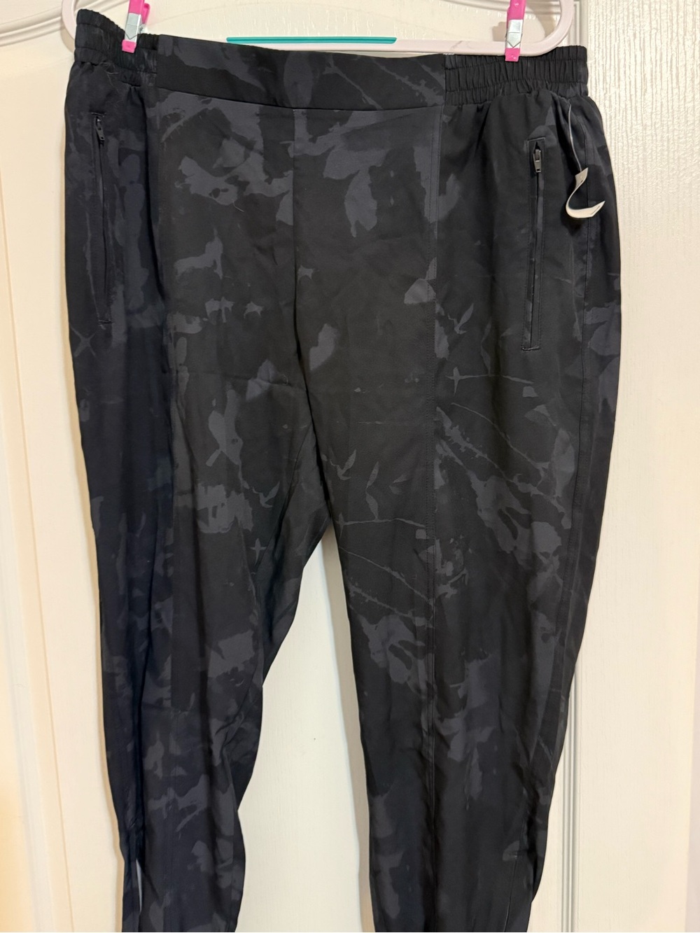 Old Navy Black Camouflage Athletic Jogger Pants